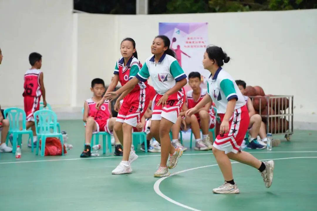 学生篮球主力如何平衡学业与训练_1